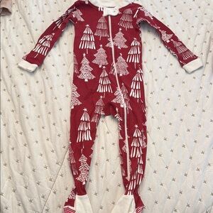 Christmas - Festive Red and White Tree Print Kids Footie